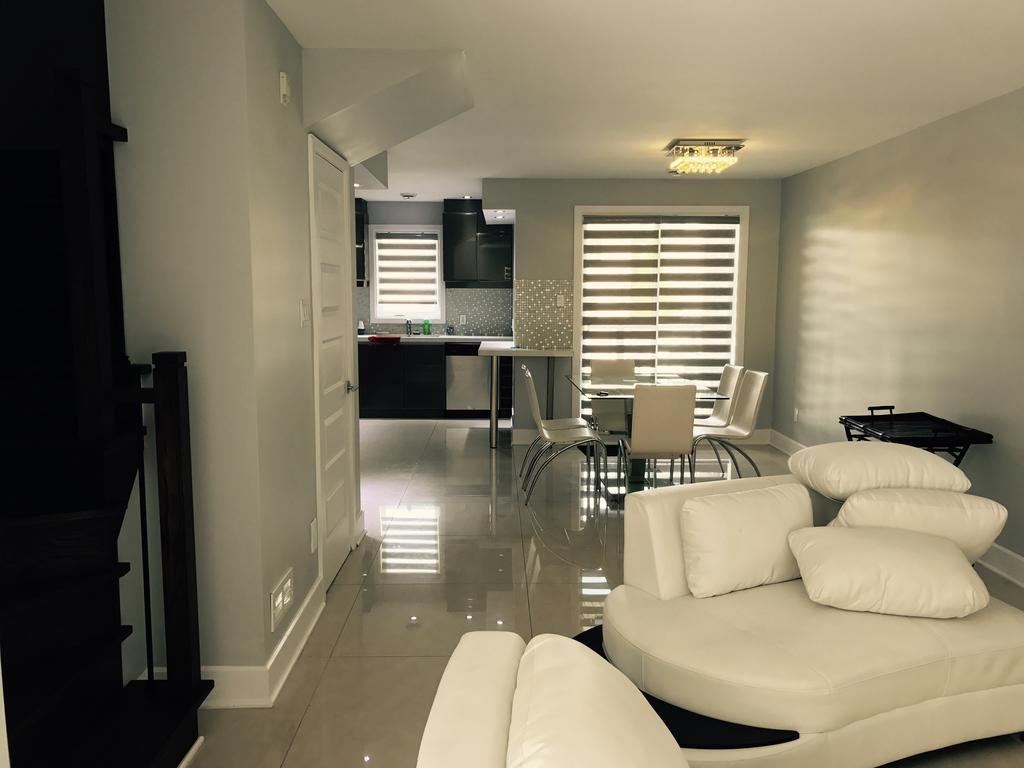 Luxury Two Story Villa Unit D Laval Exteriör bild