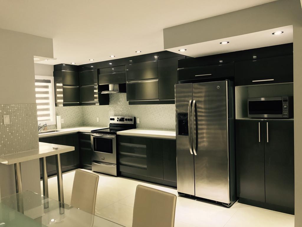 Luxury Two Story Villa Unit D Laval Exteriör bild