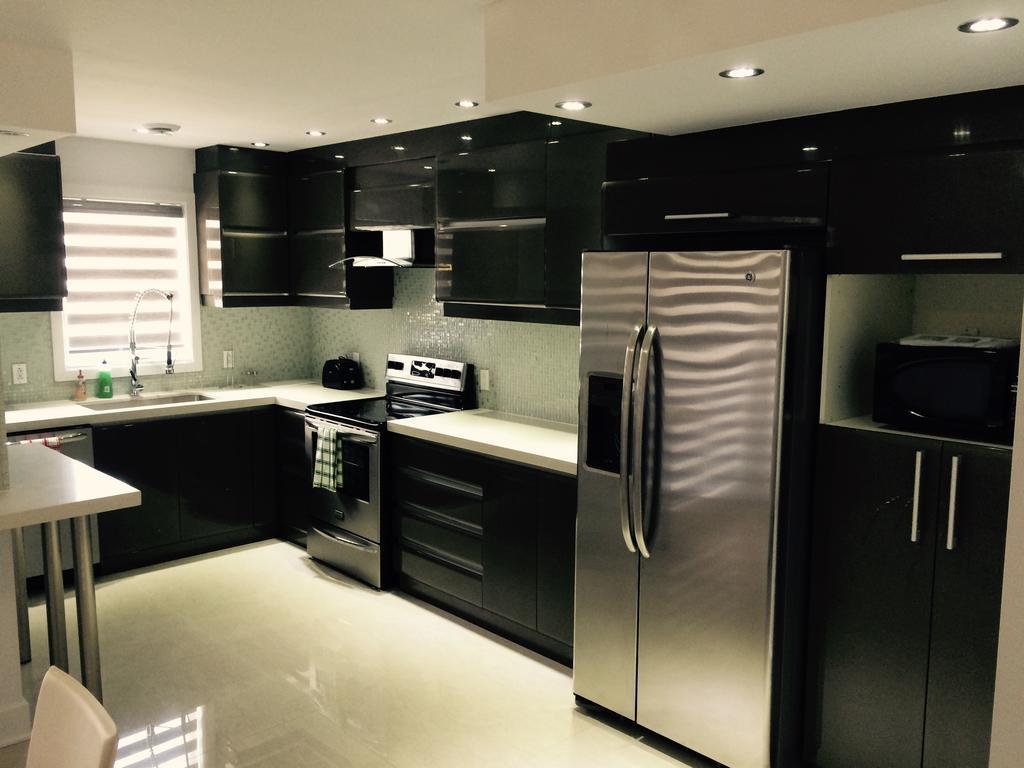 Luxury Two Story Villa Unit D Laval Exteriör bild